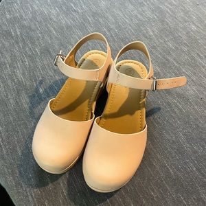 Cat & Jack size 1 wedge shoe